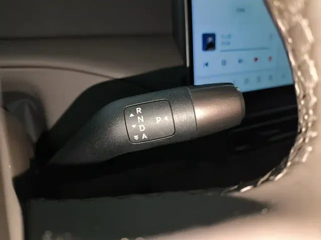 Li Auto MEGA — Фото автомобиля 13