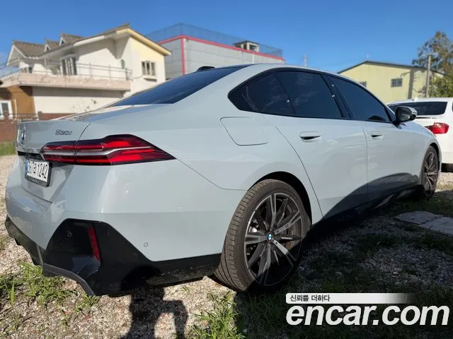 BMW 5-Series — Фото автомобиля 2