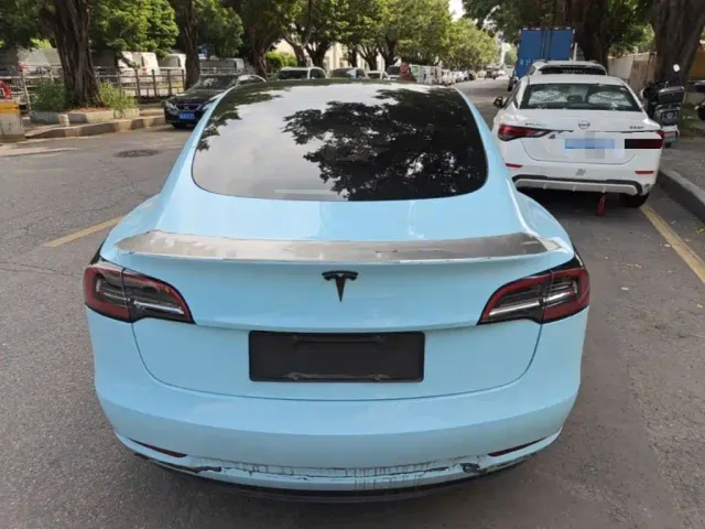 Tesla Model 3 — Фото автомобиля 5