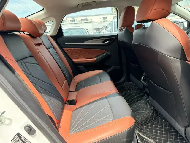 Changan Eado — Фото автомобиля 6