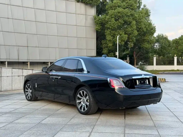 Rolls-Royce Ghost — Фото автомобиля 6