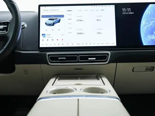 Li Auto L8 — Фото автомобиля 7