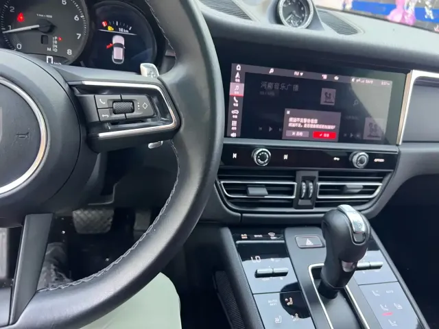 Porsche Macan — Фото автомобиля 14