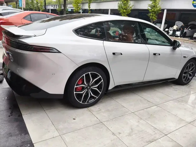 Dongfeng eπ 007 — Фото автомобиля 9