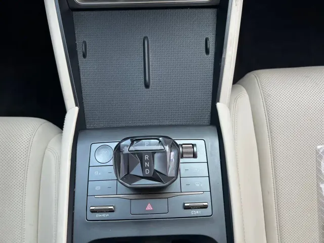 BYD Qin L — Фото автомобиля 17