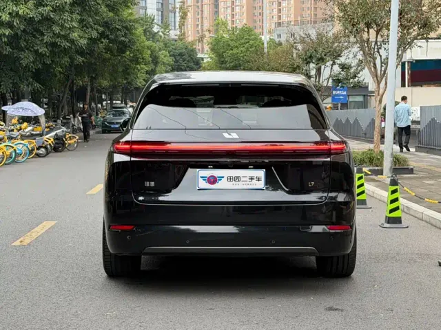 Li Auto L7 — Фото автомобиля 5
