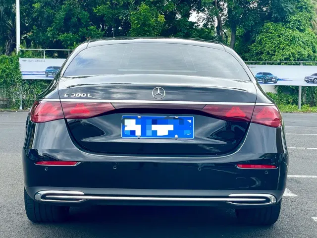 Mercedes-Benz E-Class — Фото автомобиля 8