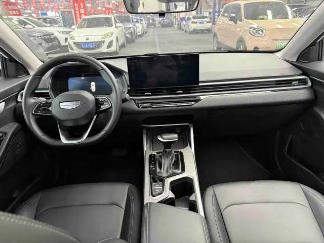 Geely Emgrand — Фото автомобиля 5