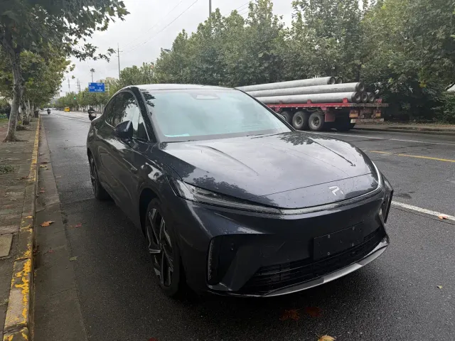 Roewe Feifan R7 — Фото автомобиля 6