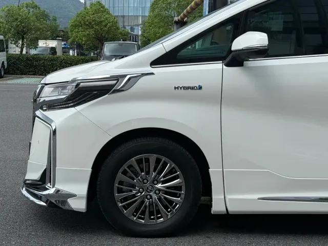 Toyota Alphard — Фото автомобиля 7