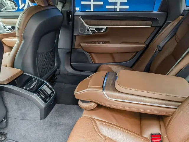 Volvo S90 — Фото автомобиля 12