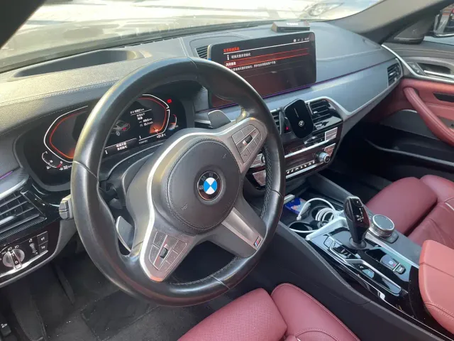 BMW 5 Series — Фото автомобиля 6