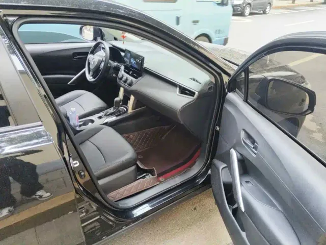 Toyota Corolla Cross — Фото автомобиля 12