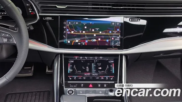 Audi Q8 55 TFSI quattro Premium — Фото автомобиля 13