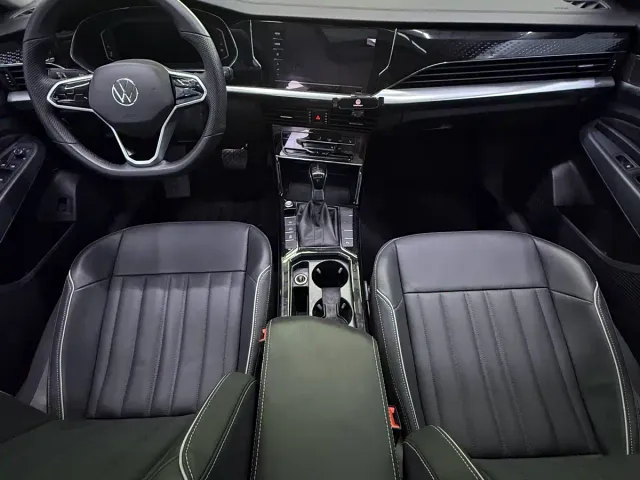 Volkswagen Passat — Фото автомобиля 10