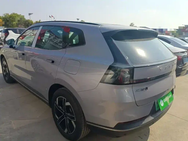 Volvo XC70 Plug-in Hybrid — Фото автомобиля 4