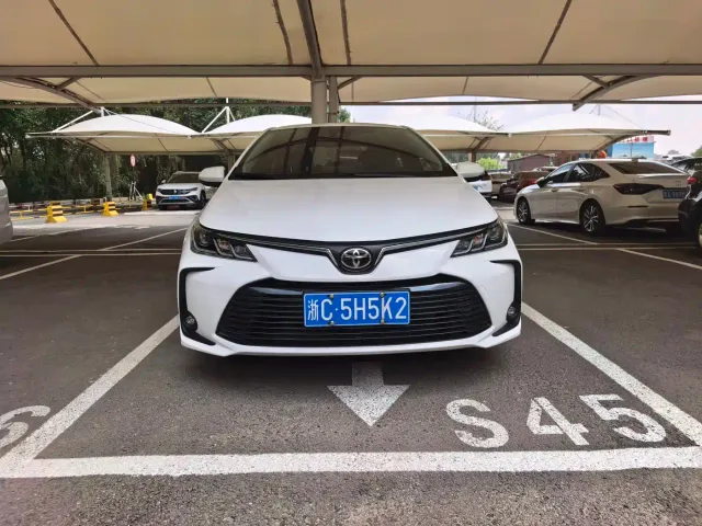 Toyota Corolla — Фото автомобиля 2