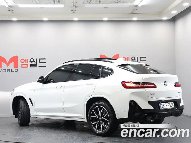 BMW X4 xDrive20i M Sport Pro — Фото автомобиля 3