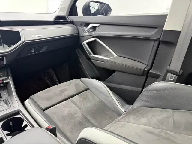 Audi Q3 — Фото автомобиля 10
