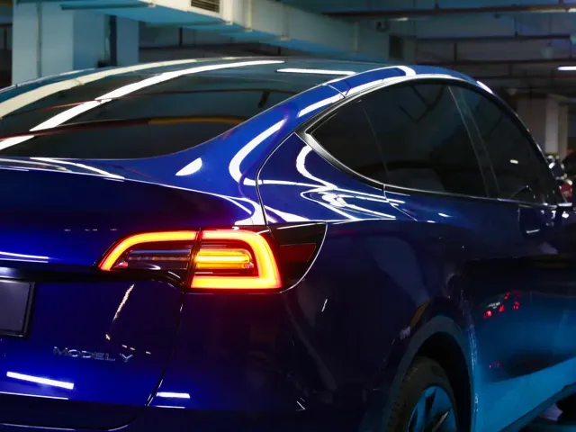 Tesla Model Y — Фото автомобиля 5