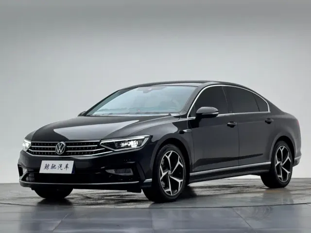 Фотография автомобиля — Volkswagen Magotan
