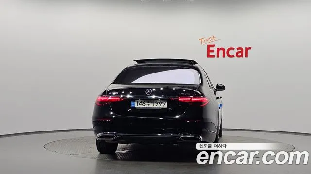 Mercedes-Benz S-Class — Фото автомобиля 3