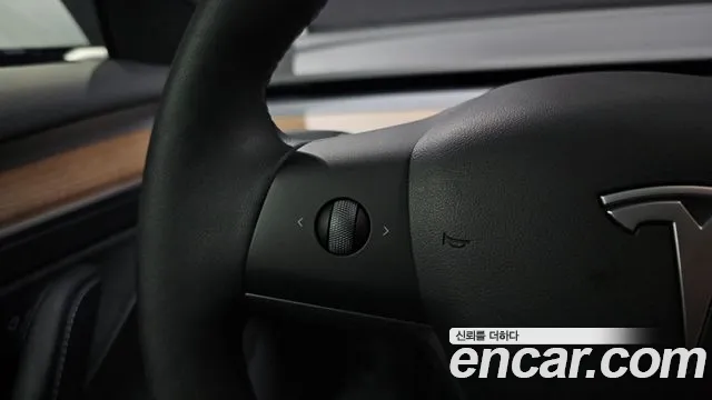 Tesla Model 3 — Фото автомобиля 26