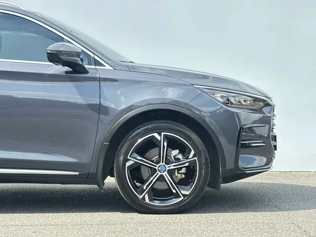 BYD Tang — Фото автомобиля 6