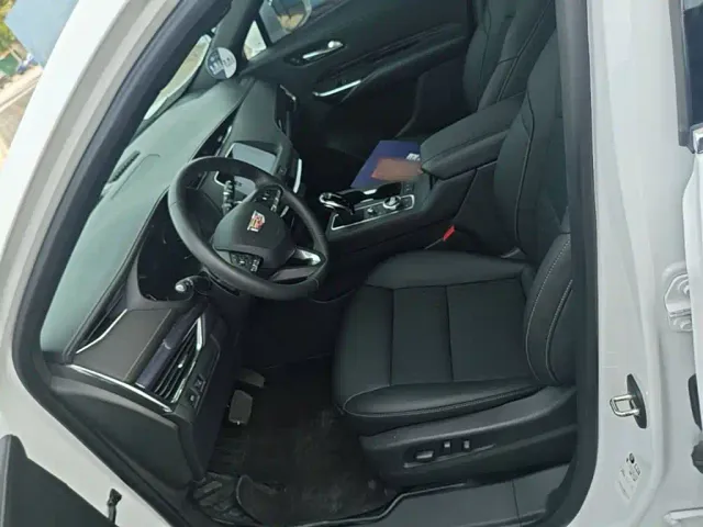 Cadillac XT4 — Фото автомобиля 14