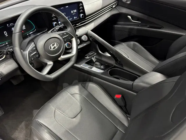 Hyundai Elantra — Фото автомобиля 13