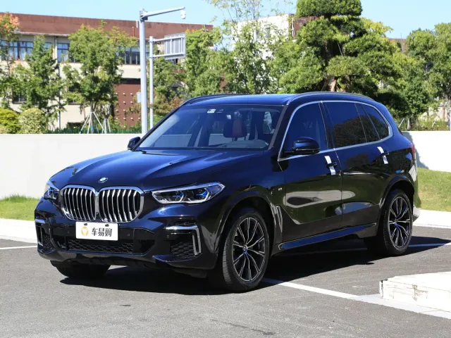 Фотография автомобиля — BMW X5