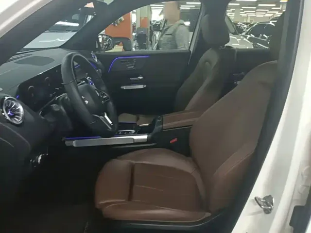 Mercedes-Benz GLB-Class — Фото автомобиля 10