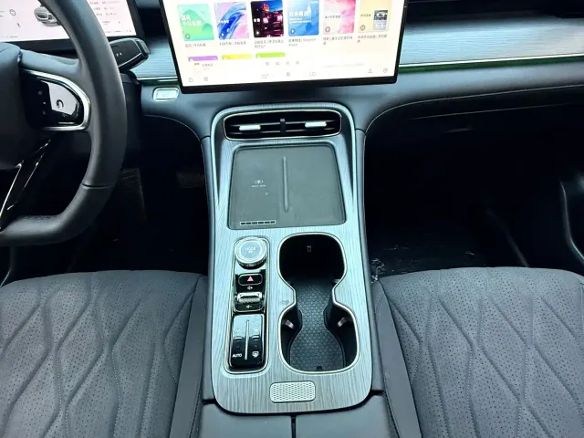 Chery Tiggo 8 PLUS — Фото автомобиля 10