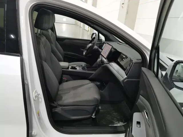 BYD Song L DM-i — Фото автомобиля 23