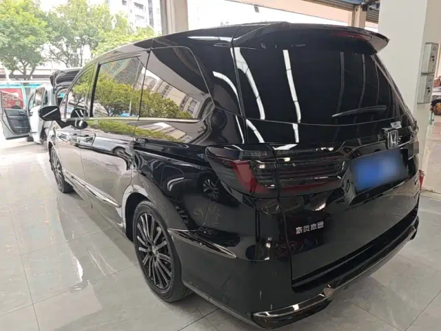 Honda Elysion — Фото автомобиля 4