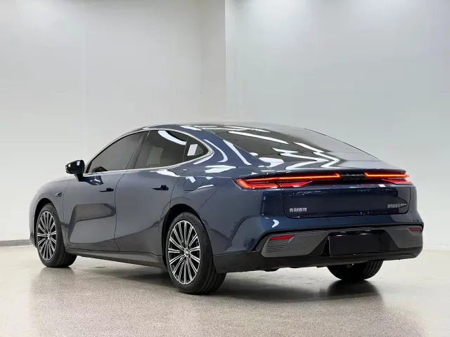 Geely Galaxy Xingyao 8 — Фото автомобиля 6