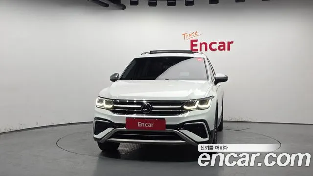 Volkswagen Tiguan — Фото автомобиля 3