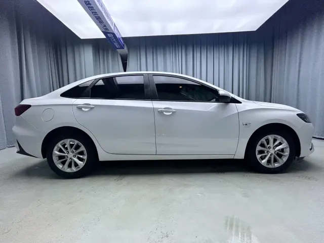 Chevrolet Monza — Фото автомобиля 5