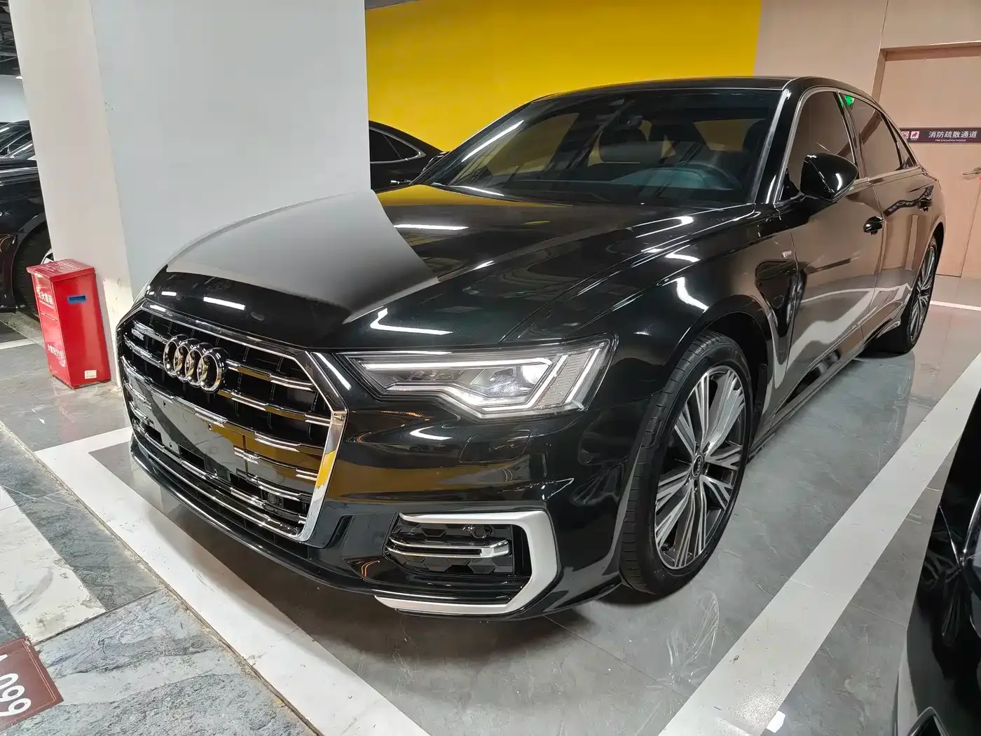Фотография автомобиля — Audi Audi A6L