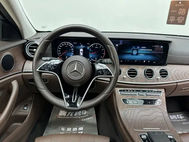 Mercedes-Benz E-Class — Фото автомобиля 10