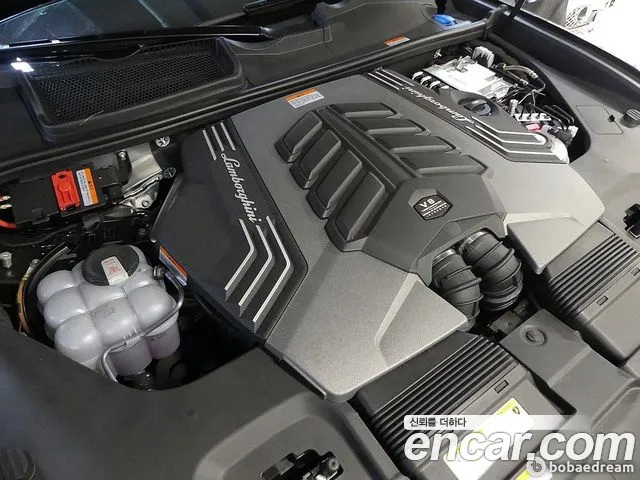 Lamborghini Urus — Фото автомобиля 5