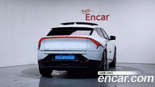 Kia EV6 — Фото автомобиля 3