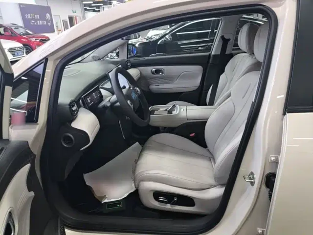 GAC Aion UT — Фото автомобиля 14