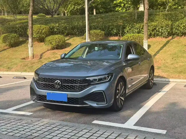 Фотография автомобиля — Volkswagen Passat