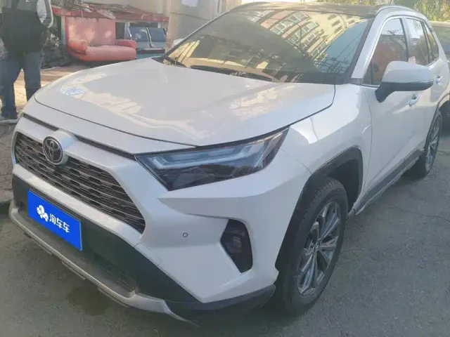 Фотография автомобиля — Toyota RAV4