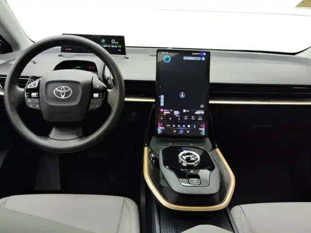 Toyota bZ3 — Фото автомобиля 12