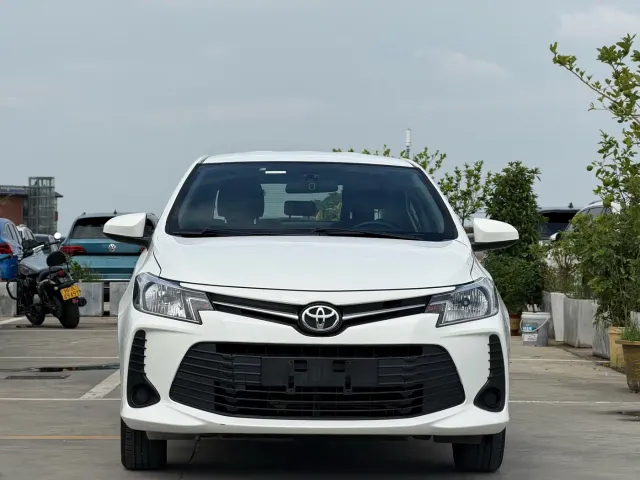 Toyota Vios — Фото автомобиля 2