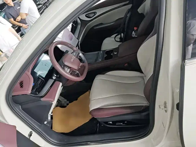 BYD Seal 07 DM-i — Фото автомобиля 14