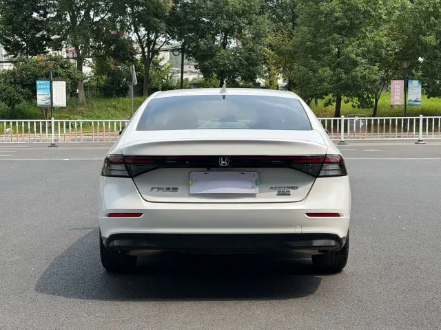 Honda Accord — Фото автомобиля 6