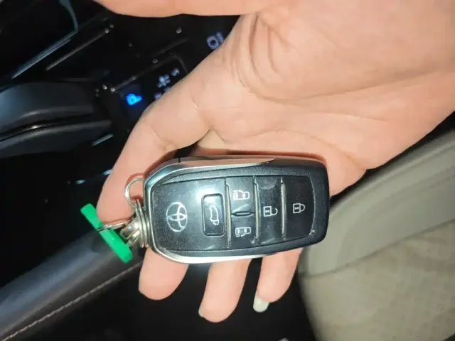 Toyota Alphard — Фото автомобиля 8